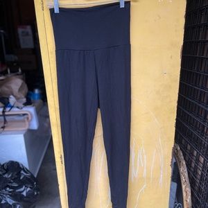 2 pairs of Hatch Maternity leggings in XS